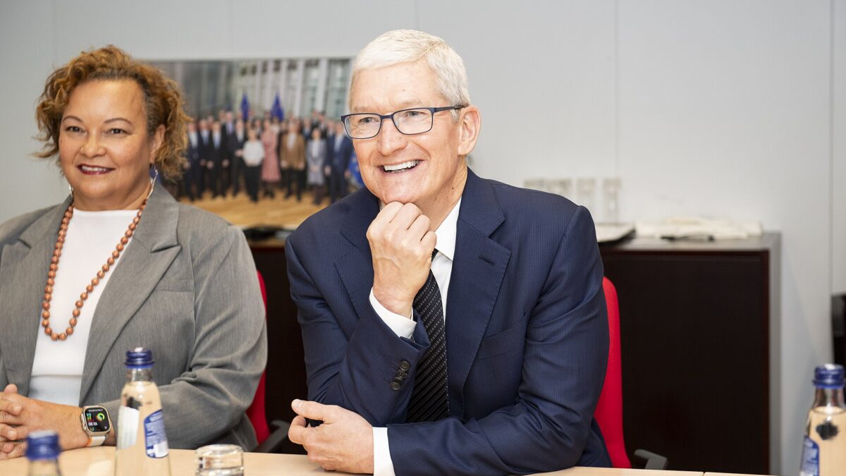 Tim Cook: childhood, parents, early life and career beginnings